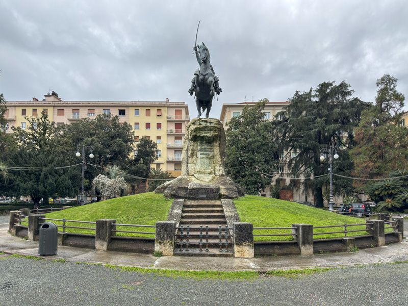 Qué ver en La Spezia: estatua de Galileo Galilei en los Giardini Pubblici