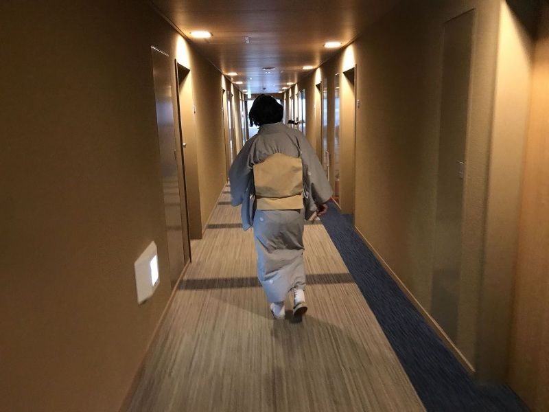 Todos los detalles sobre el Ryokan Iwaso en Miyajima: pasillo de las habitaciones