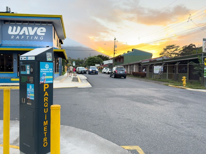 Alquilar coche en Costa Rica: Parkimetro en La Fortuna