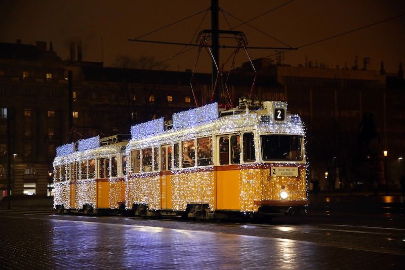 Qué hacer en Budapest en Navidad: montar en el tranvía de la Navidad 