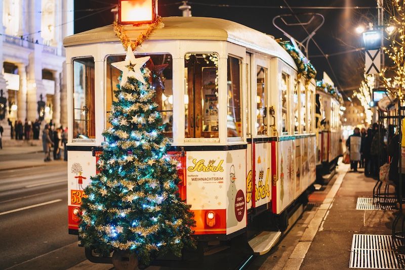 Qué hacer en Viena en Navidad: dar un paseo en los tranvías de Navidad en Viena 