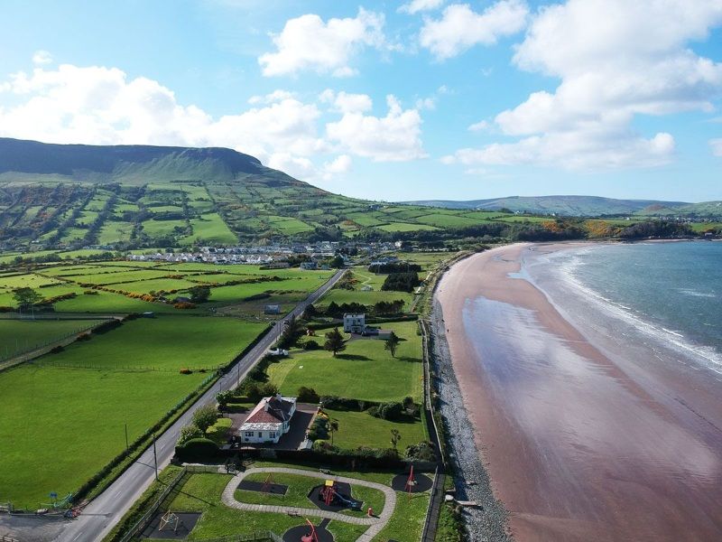 Dónde viajar en mayo por Europa: Irlanda del Norte (Causeway Coast)