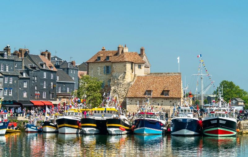 Dónde viajar en mayo por Europa: Normandía (Honfleur)