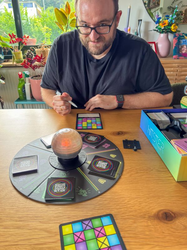 ▷ Los 15 MEJORES juegos de mesa para pasarlo en grande (y nuestros favoritos ❤️) 6 Los mejores juegos de mesa: Hitster Bingo