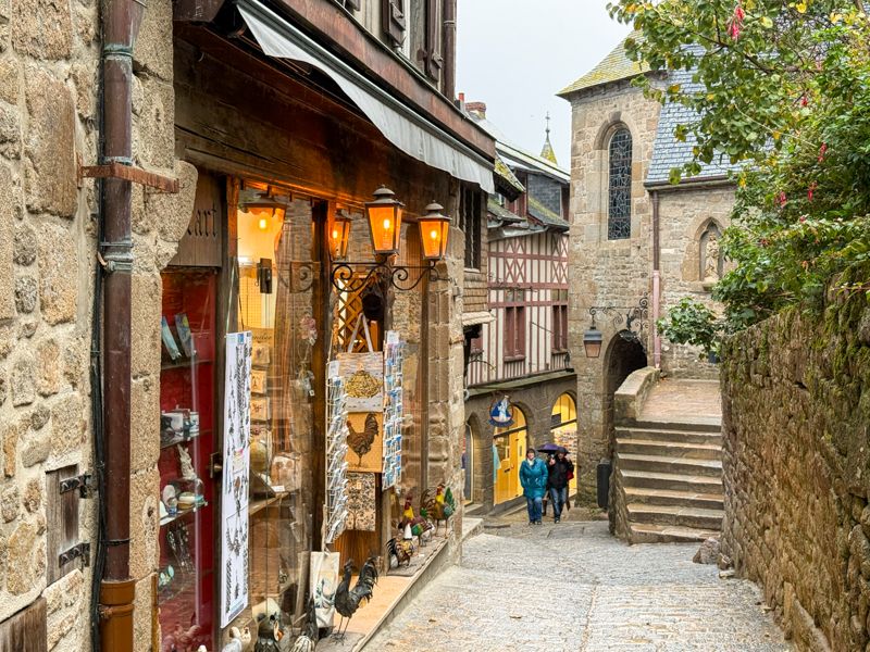 El pueblo y la Grande Rue: imprescindibles que ver en Mont Saint Michel