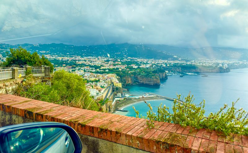 Cómo ir de Nápoles a Sorrento: trayecto en minivan